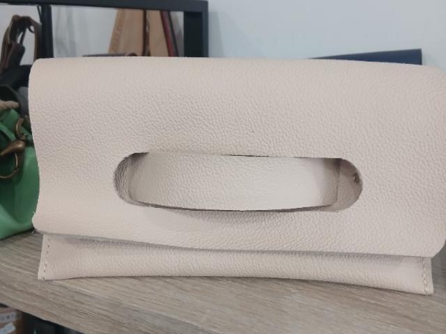 Pochette main en cuir